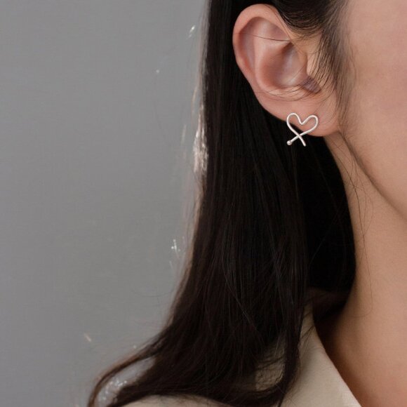 Sterling Silver Heart Earrings |Rose Gold Classic Minimal Heart Anniversary Gift - Picture 5 of 5